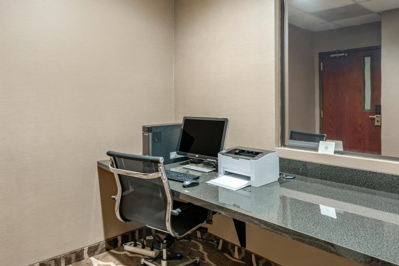 Comfort Inn & Suites St Louis-O'Fallon Bagian luar foto