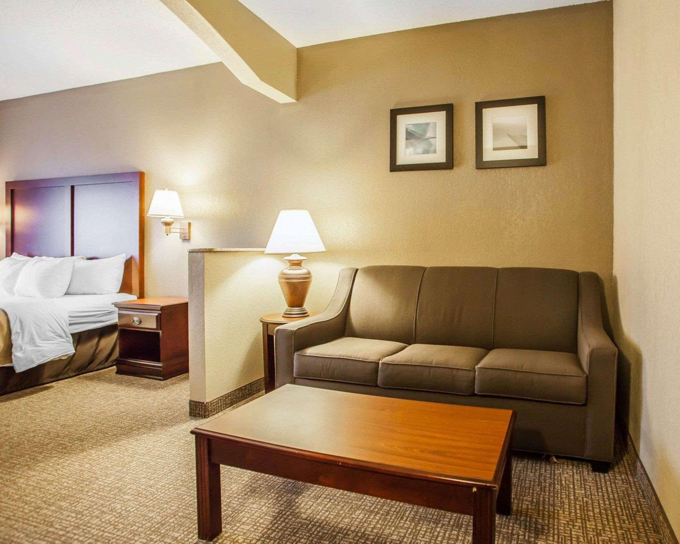 Comfort Inn & Suites St Louis-O'Fallon Bagian luar foto