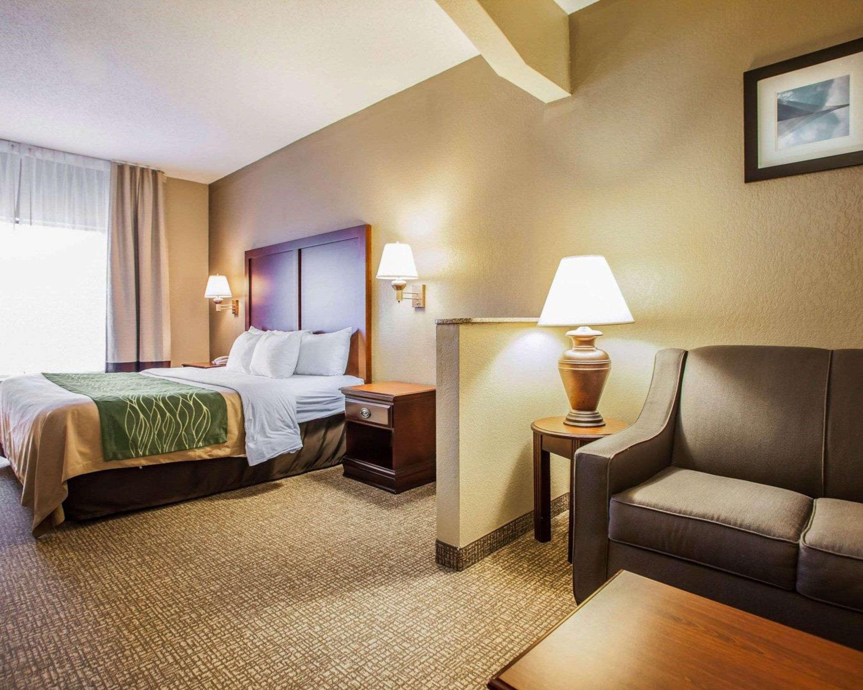 Comfort Inn & Suites St Louis-O'Fallon Bagian luar foto