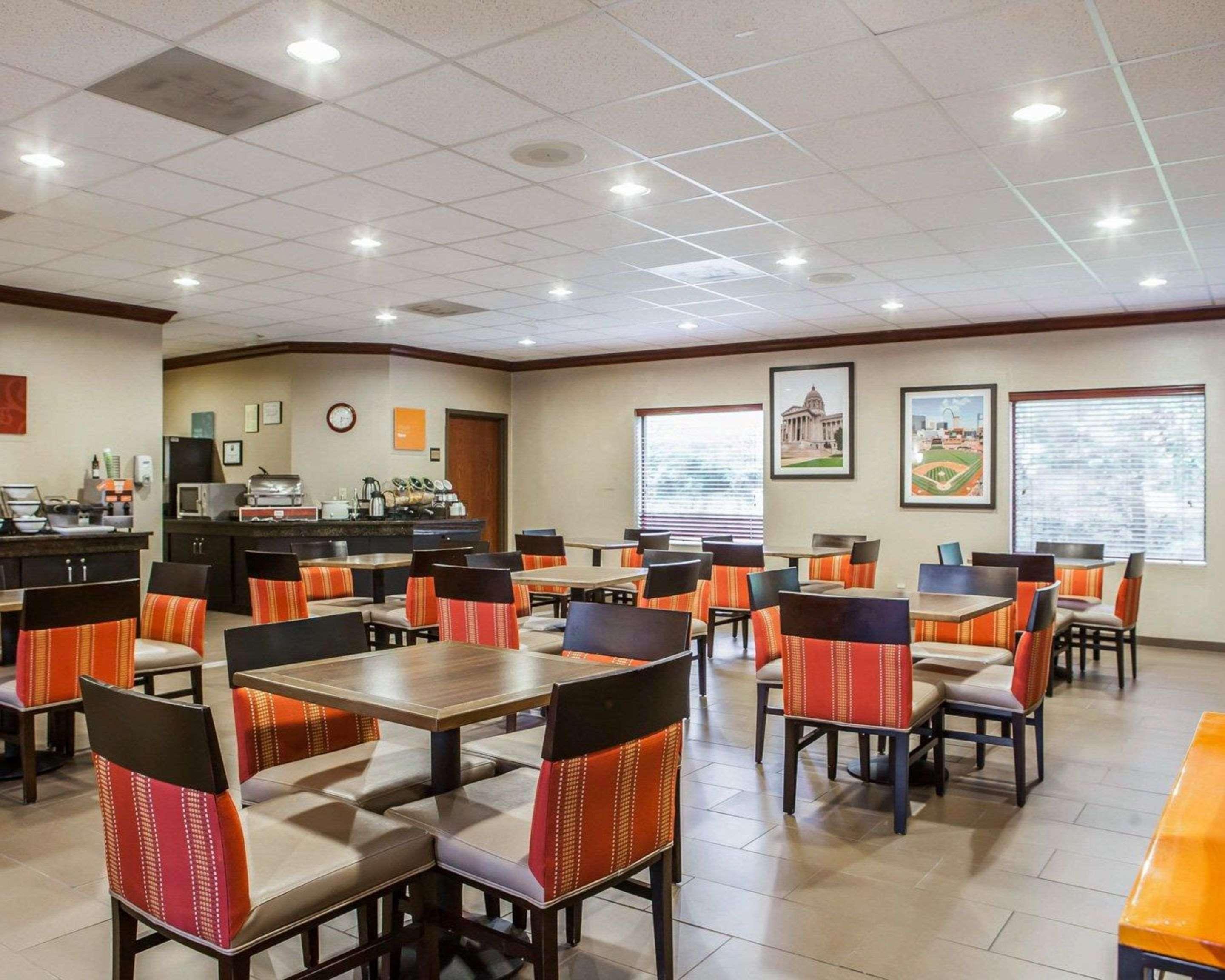 Comfort Inn & Suites St Louis-O'Fallon Bagian luar foto