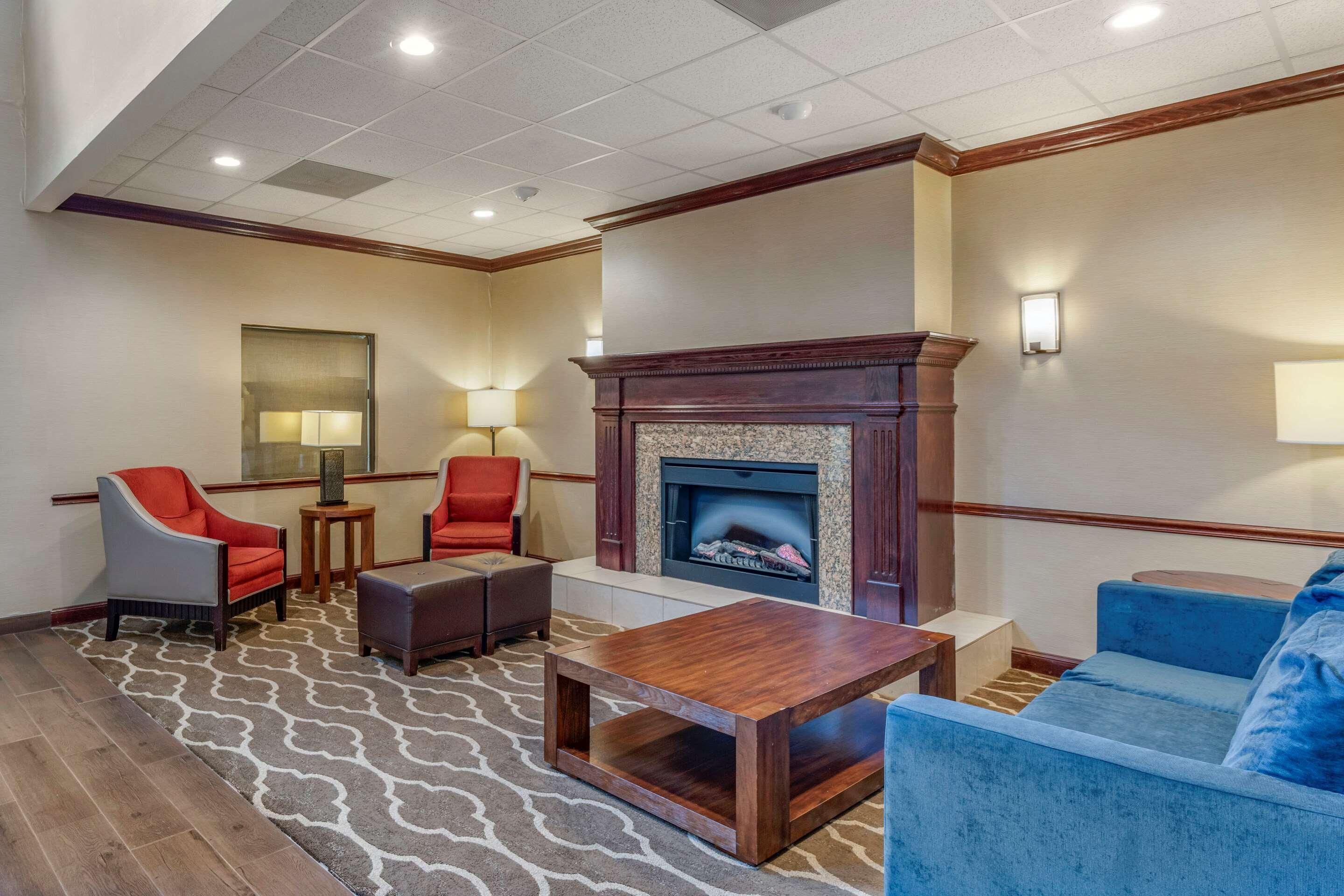 Comfort Inn & Suites St Louis-O'Fallon Bagian luar foto