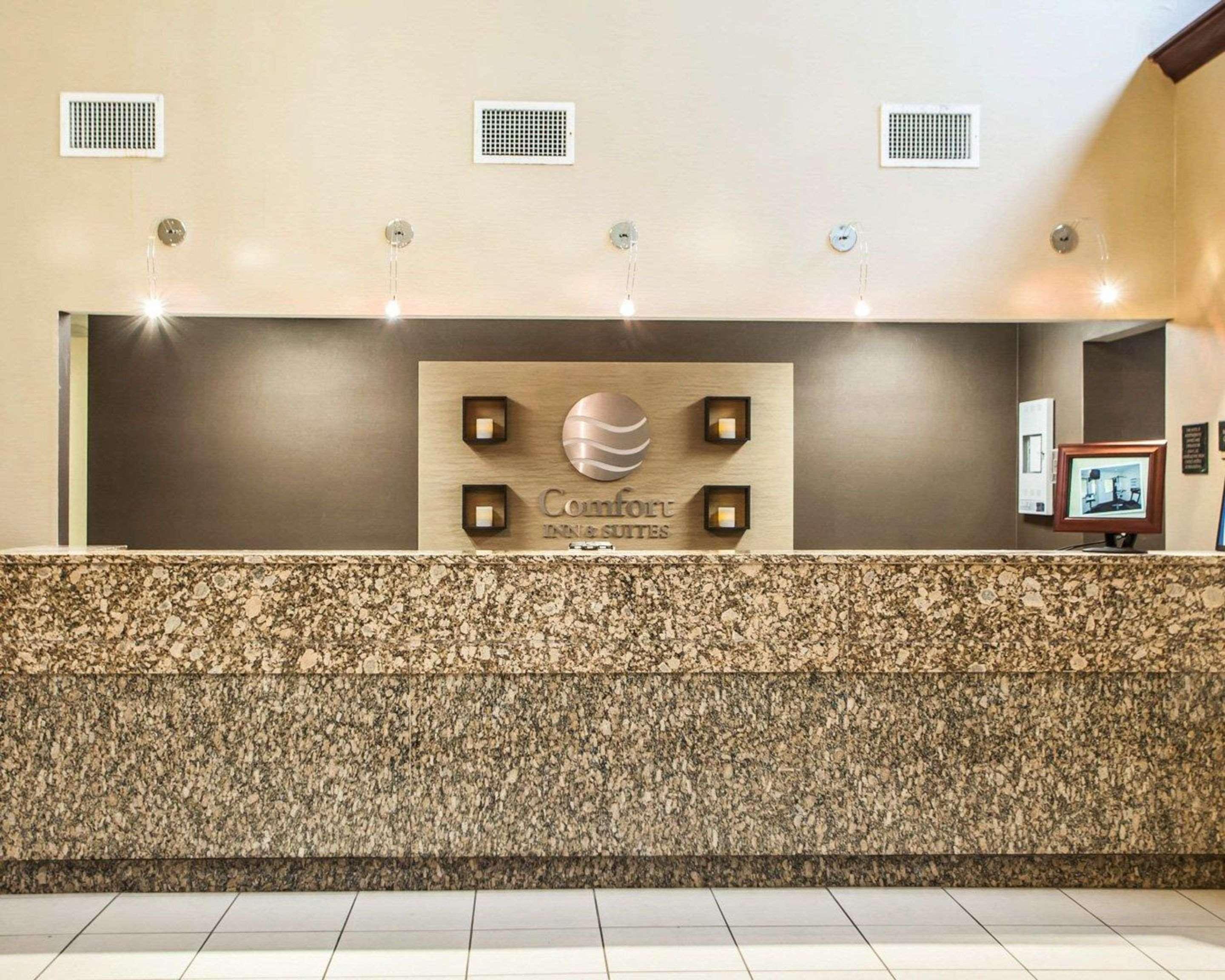 Comfort Inn & Suites St Louis-O'Fallon Bagian luar foto