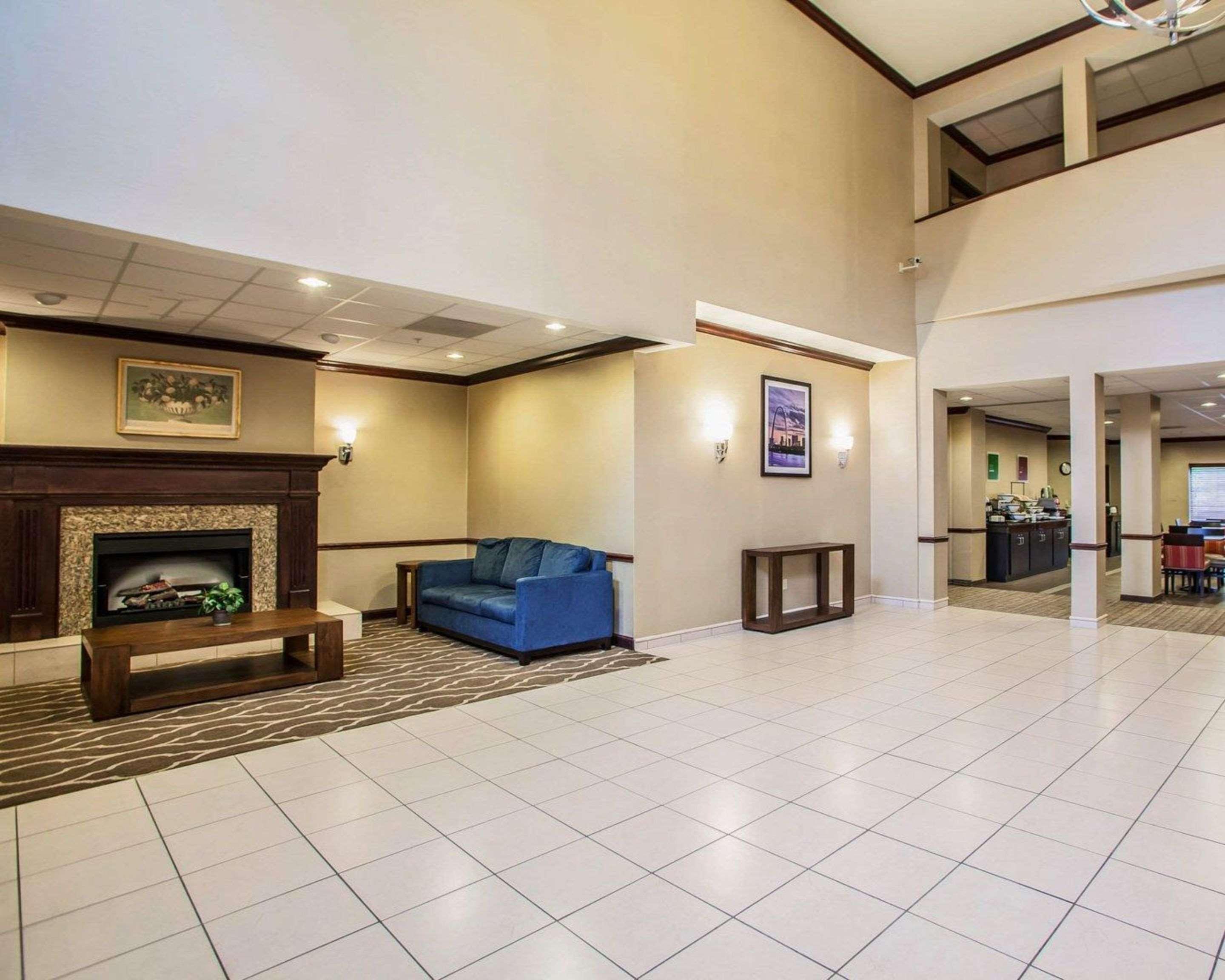 Comfort Inn & Suites St Louis-O'Fallon Bagian luar foto