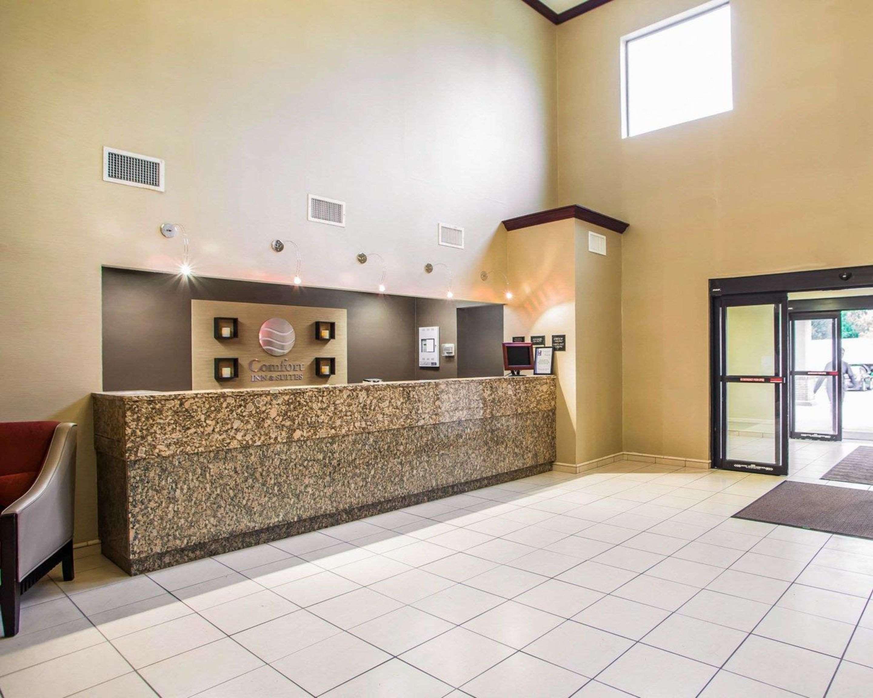 Comfort Inn & Suites St Louis-O'Fallon Bagian luar foto