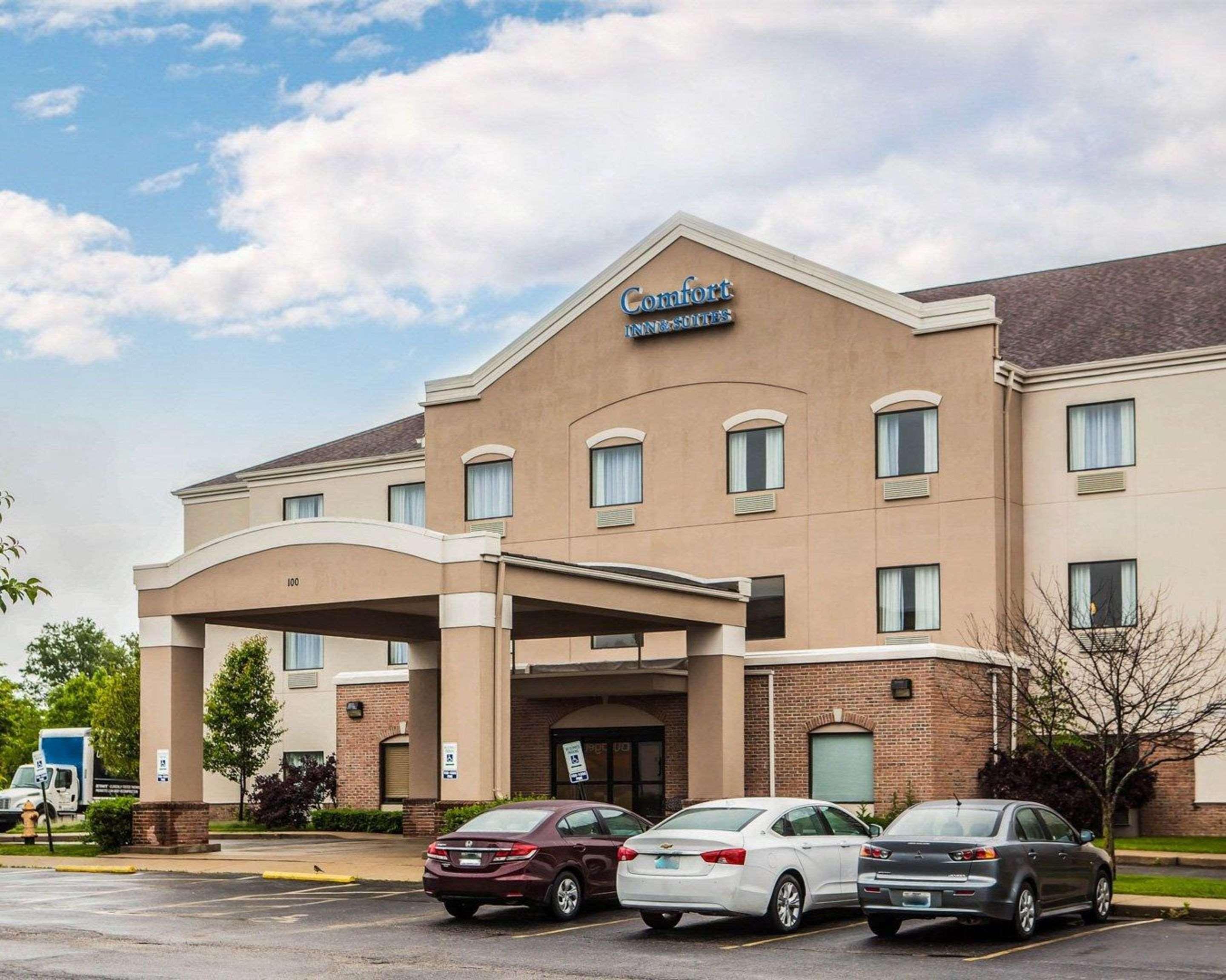 Comfort Inn & Suites St Louis-O'Fallon Bagian luar foto