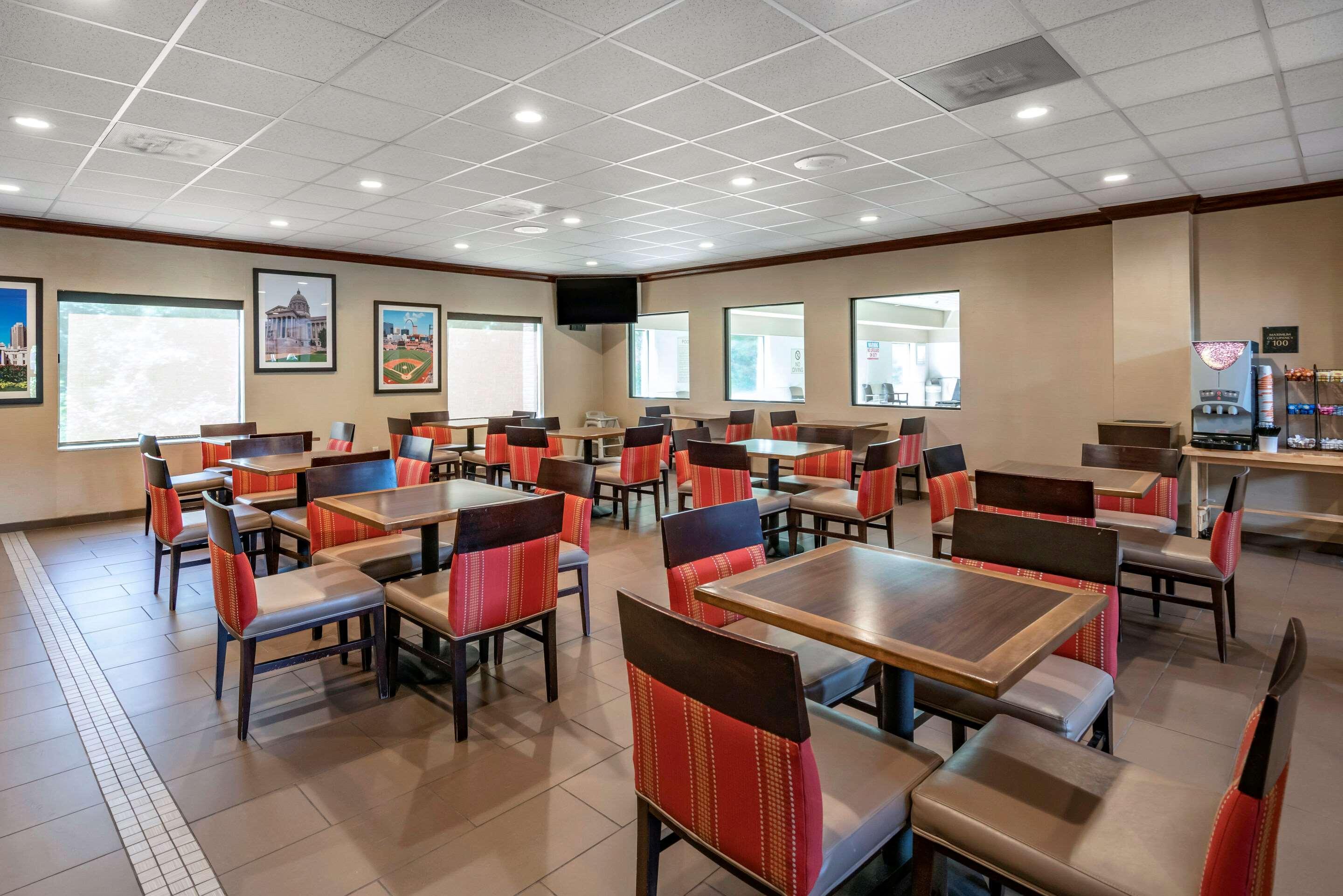 Comfort Inn & Suites St Louis-O'Fallon Bagian luar foto